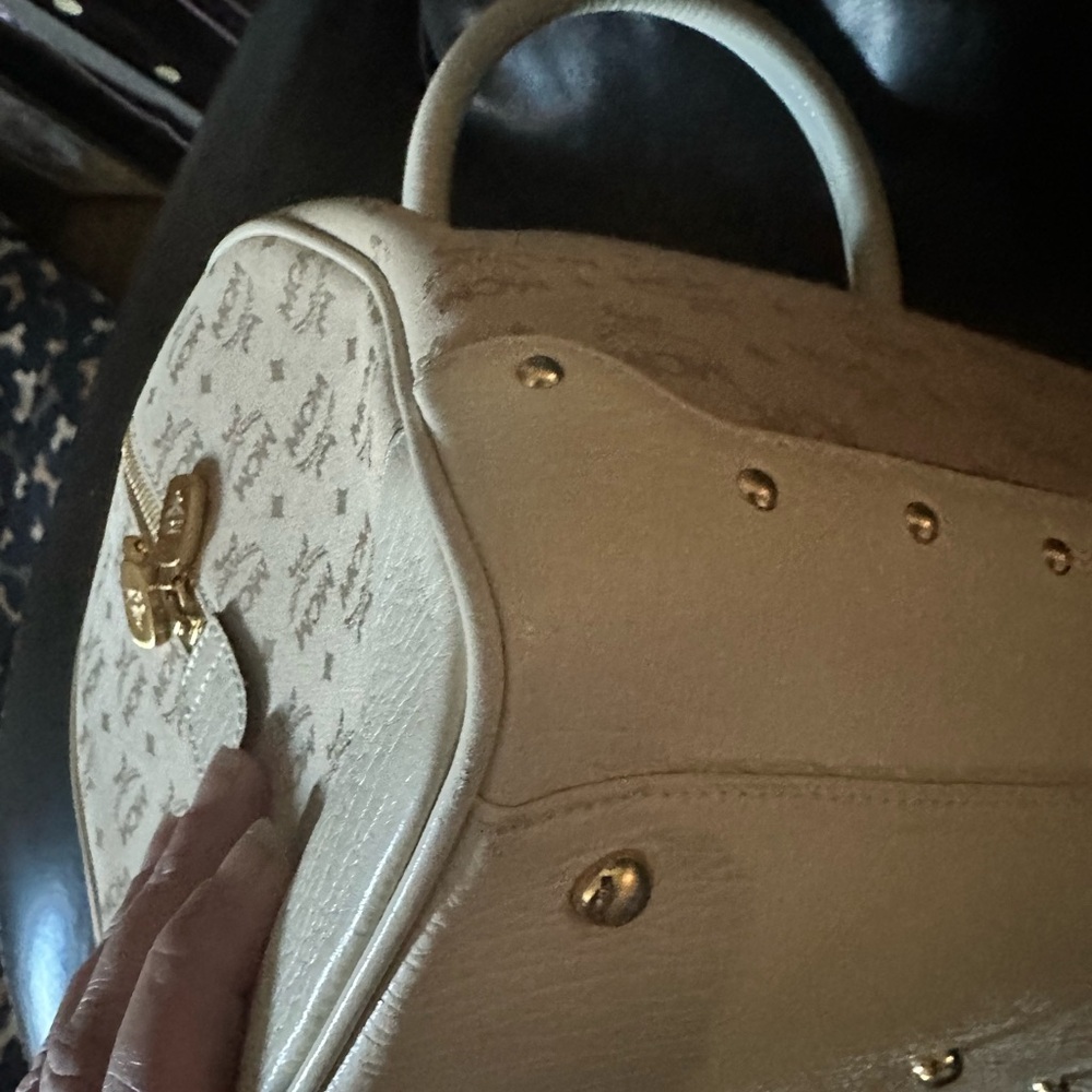 MCM Beige and White RARE Logo Satchel - Picture 4 of 14